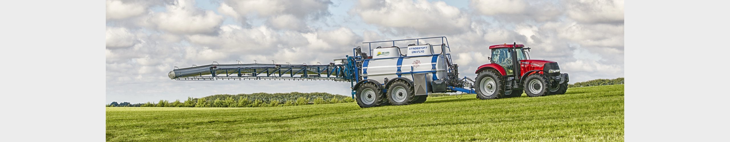 Luftassisteretspr�jte p� gr�smark trukket af Case